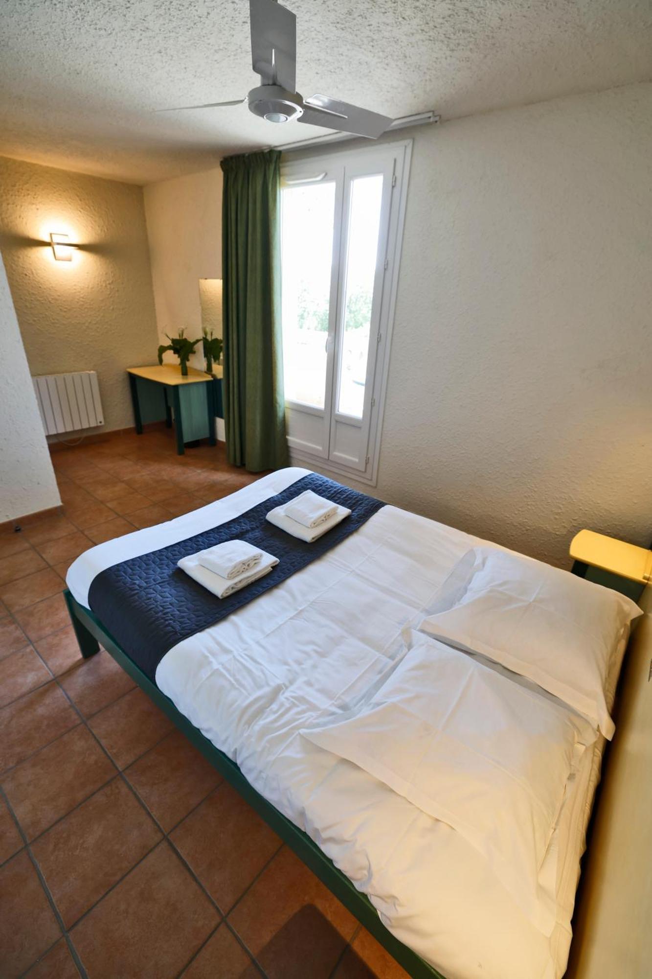 Village Vacances Le Hameau Des Oliviers Везон-ла-Ромен Экстерьер фото
